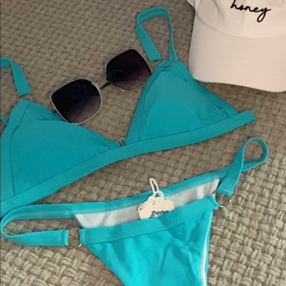 Turquoise bikini set - Picture 2 of 3
